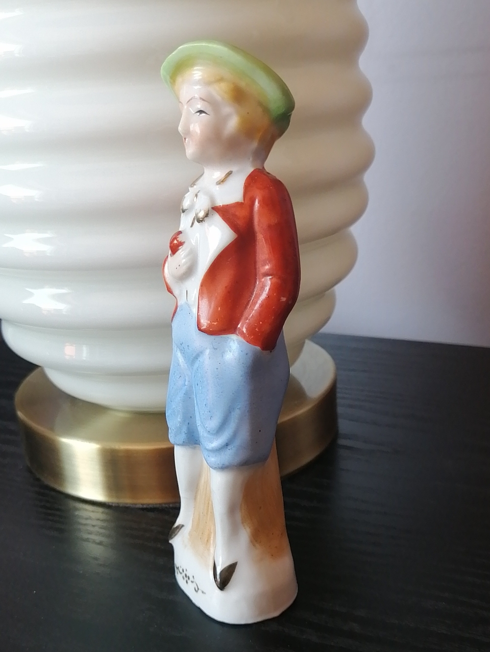 Vintage 1940s Porcelain Colonial Figurine Made in Occupied Japan - Picture 2 of 7